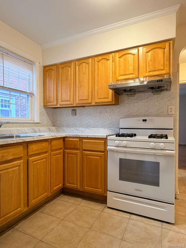 7731 166th Street Property Photo 3