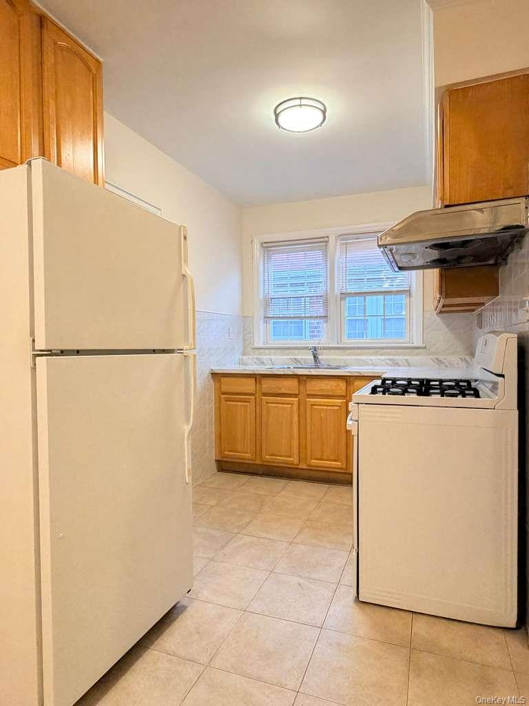 7731 166th Street Property Photo 5