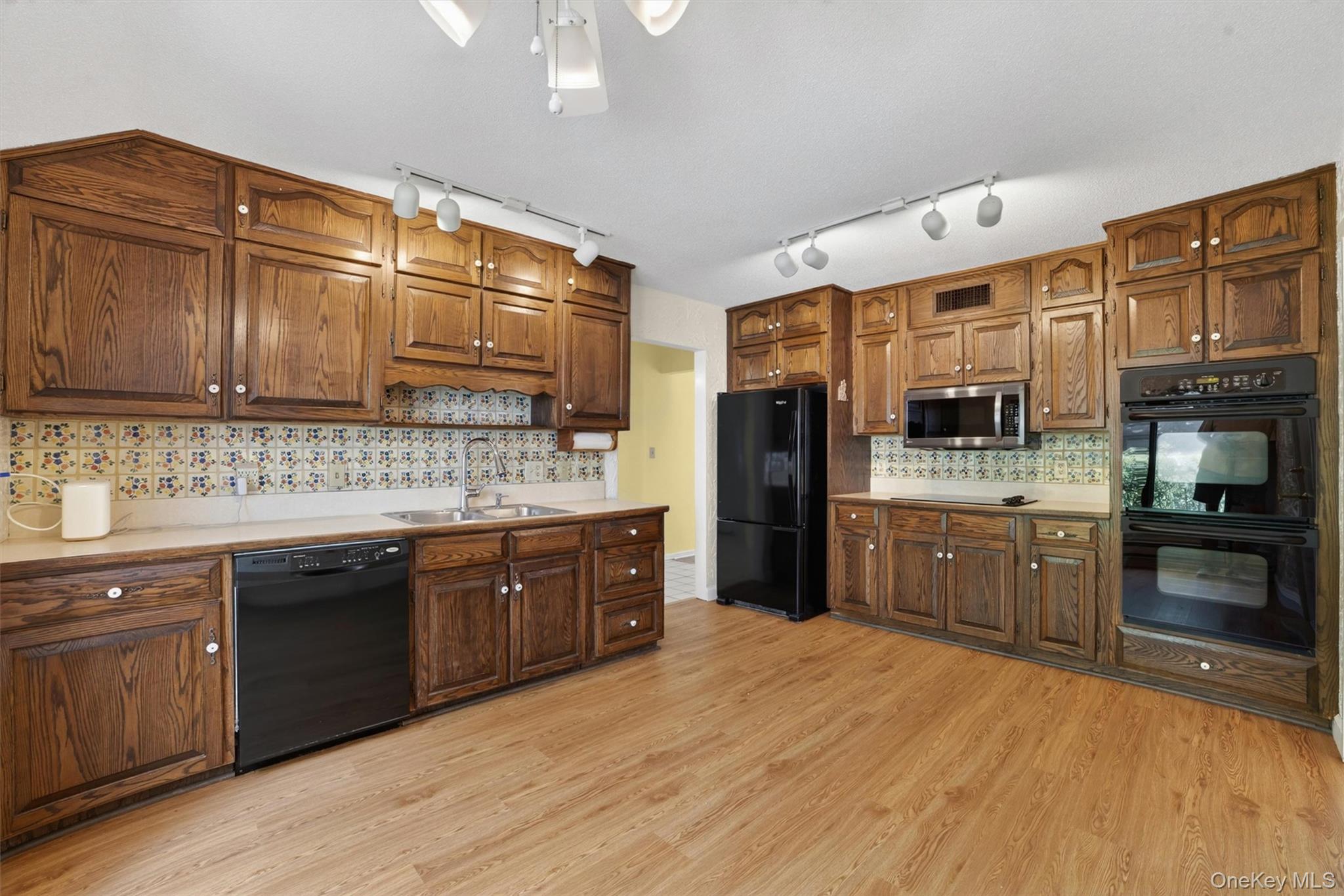 300 Heritage Hills B Property Photo 16