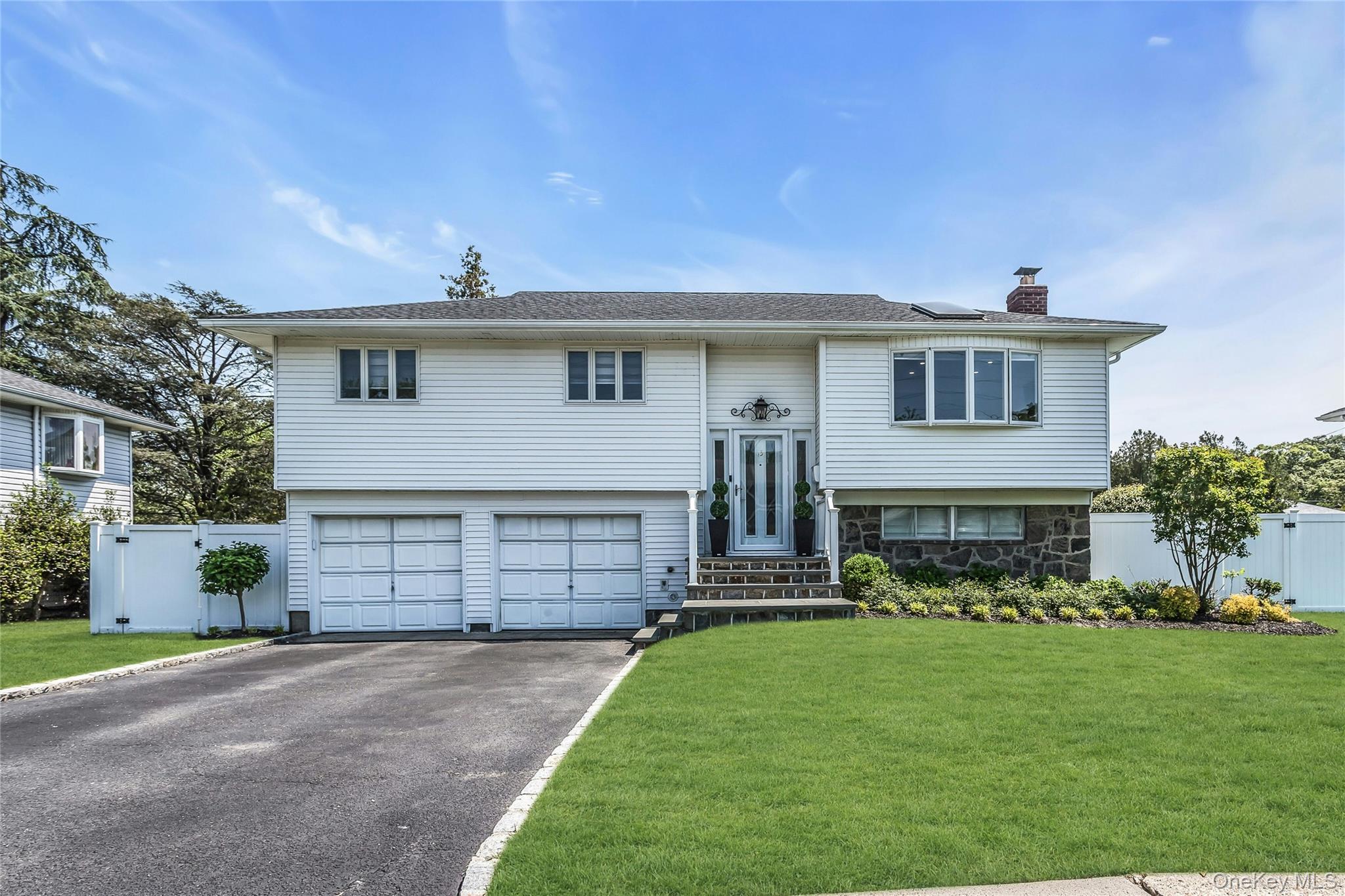 15 Lois Lane Property Photo 1