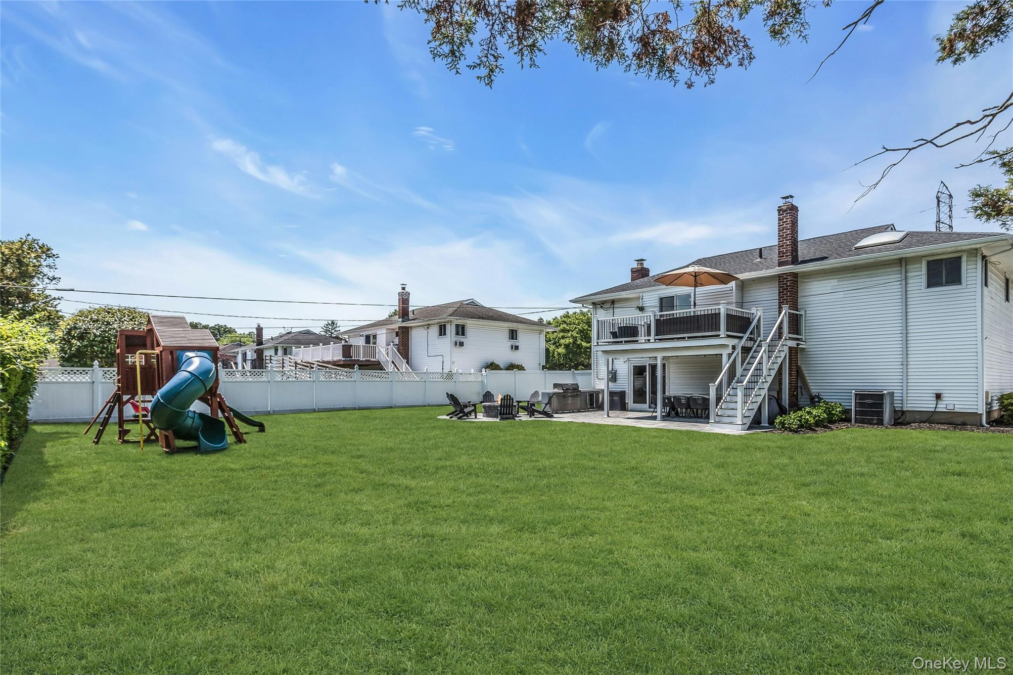 15 Lois Lane Property Photo 2