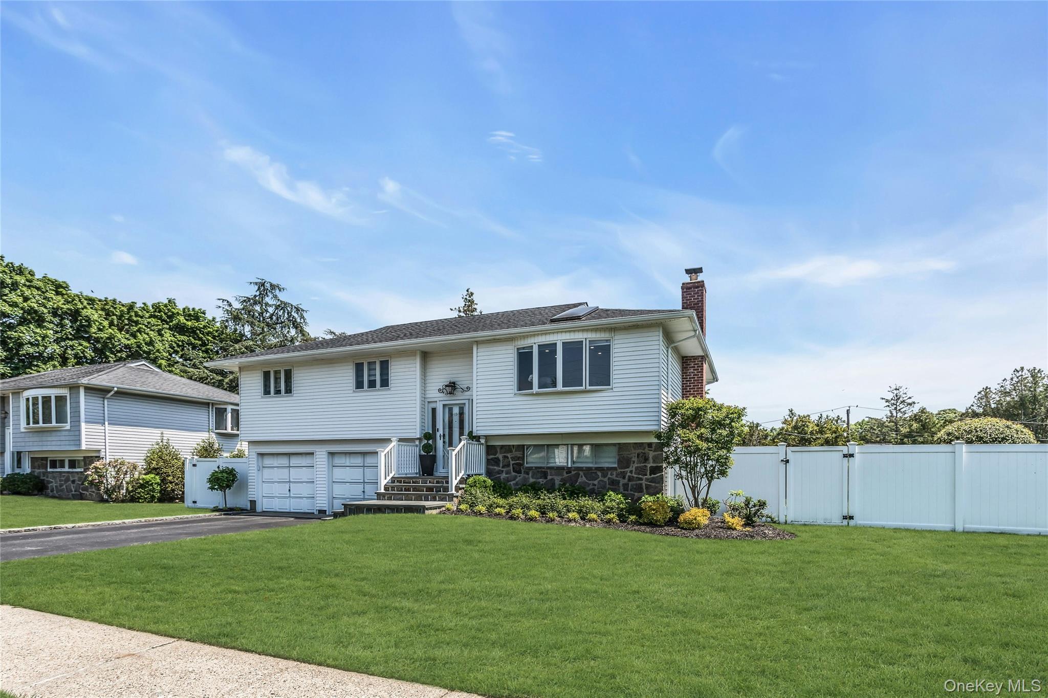 15 Lois Lane Property Photo 3