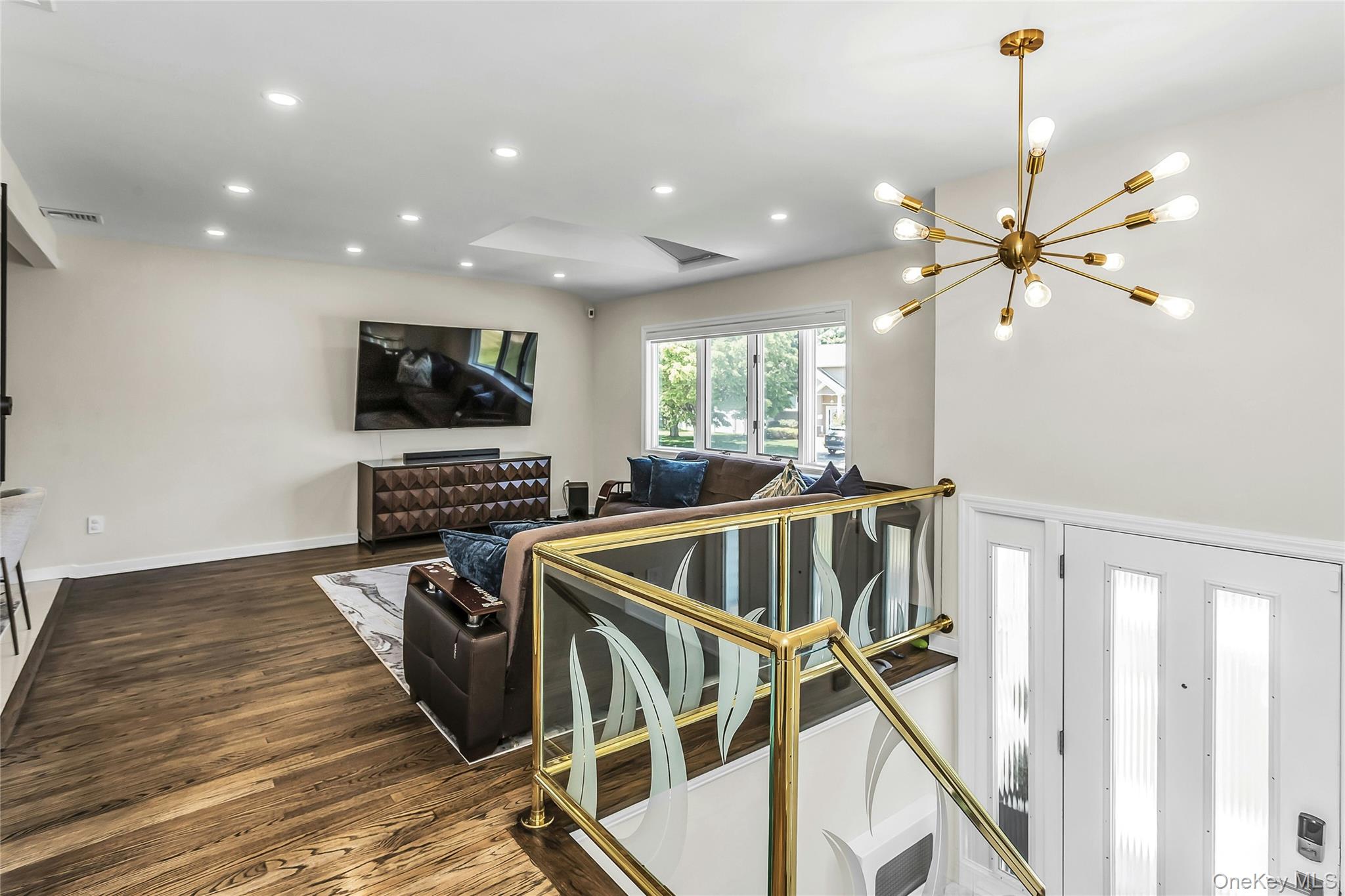15 Lois Lane Property Photo 4