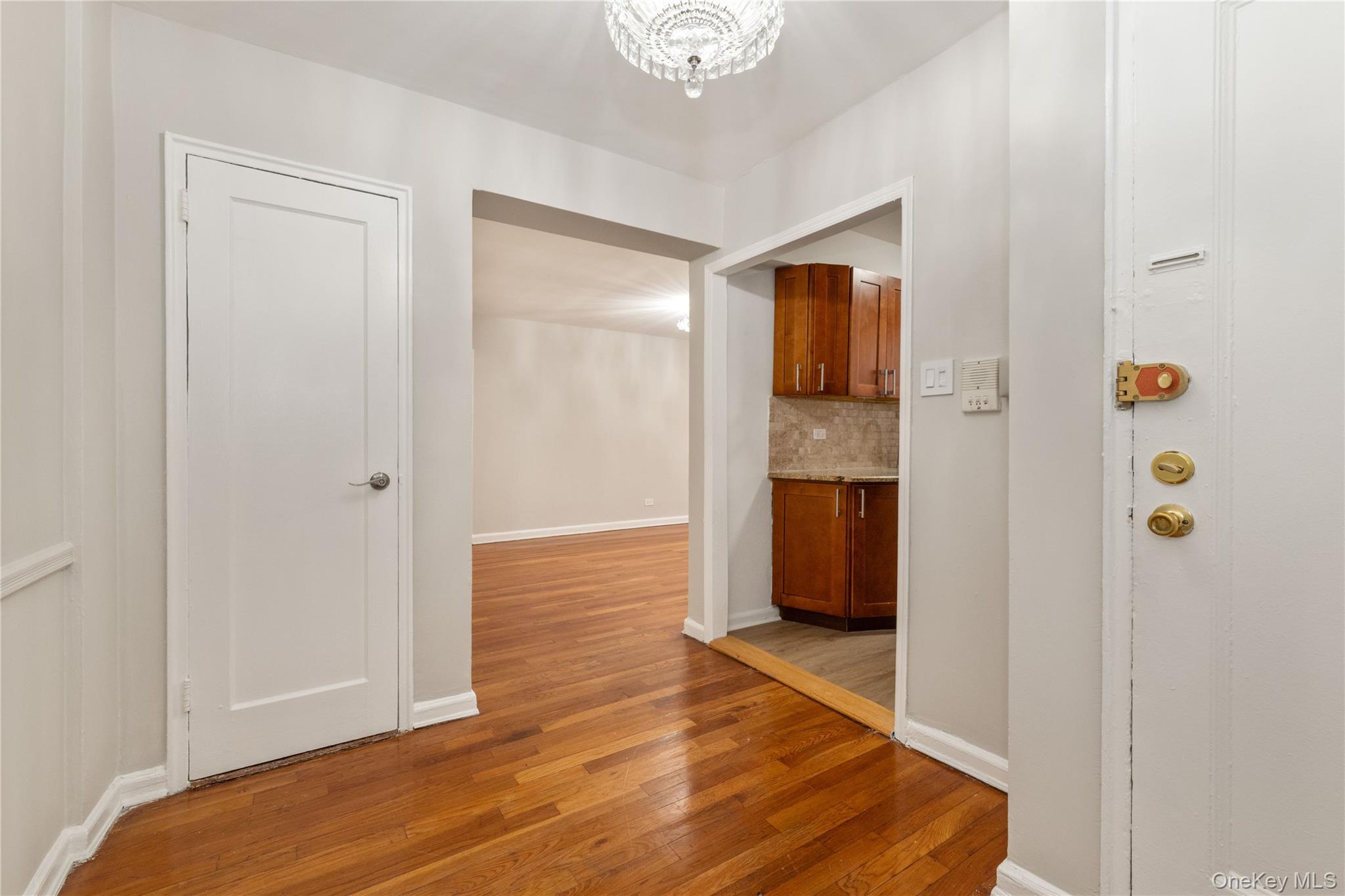 5610 Netherland Avenue 1a Property Photo 6