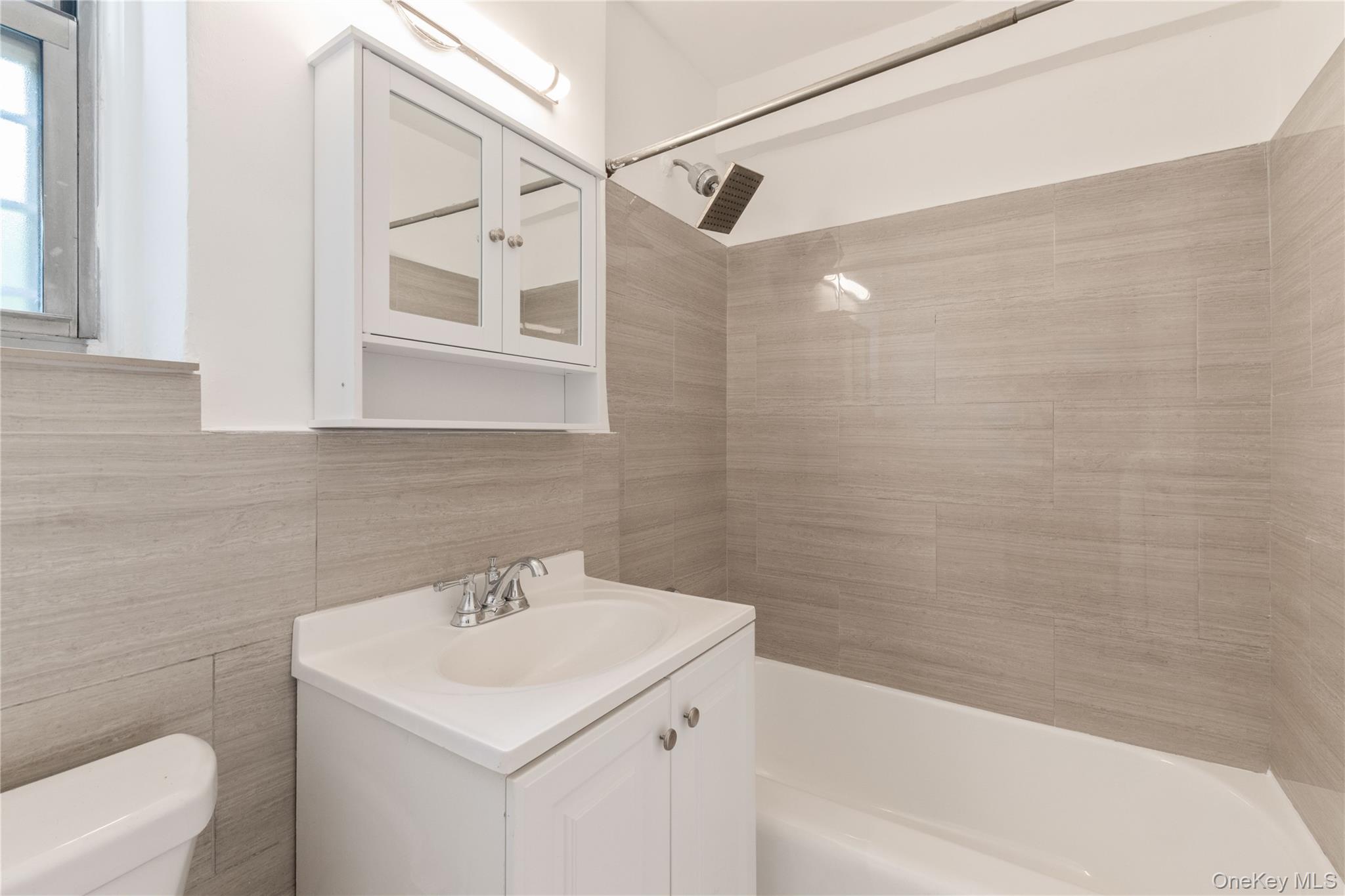 5610 Netherland Avenue 1a Property Photo 18