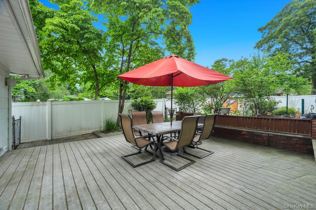 1 Pioneer Boulevard Property Photo 8