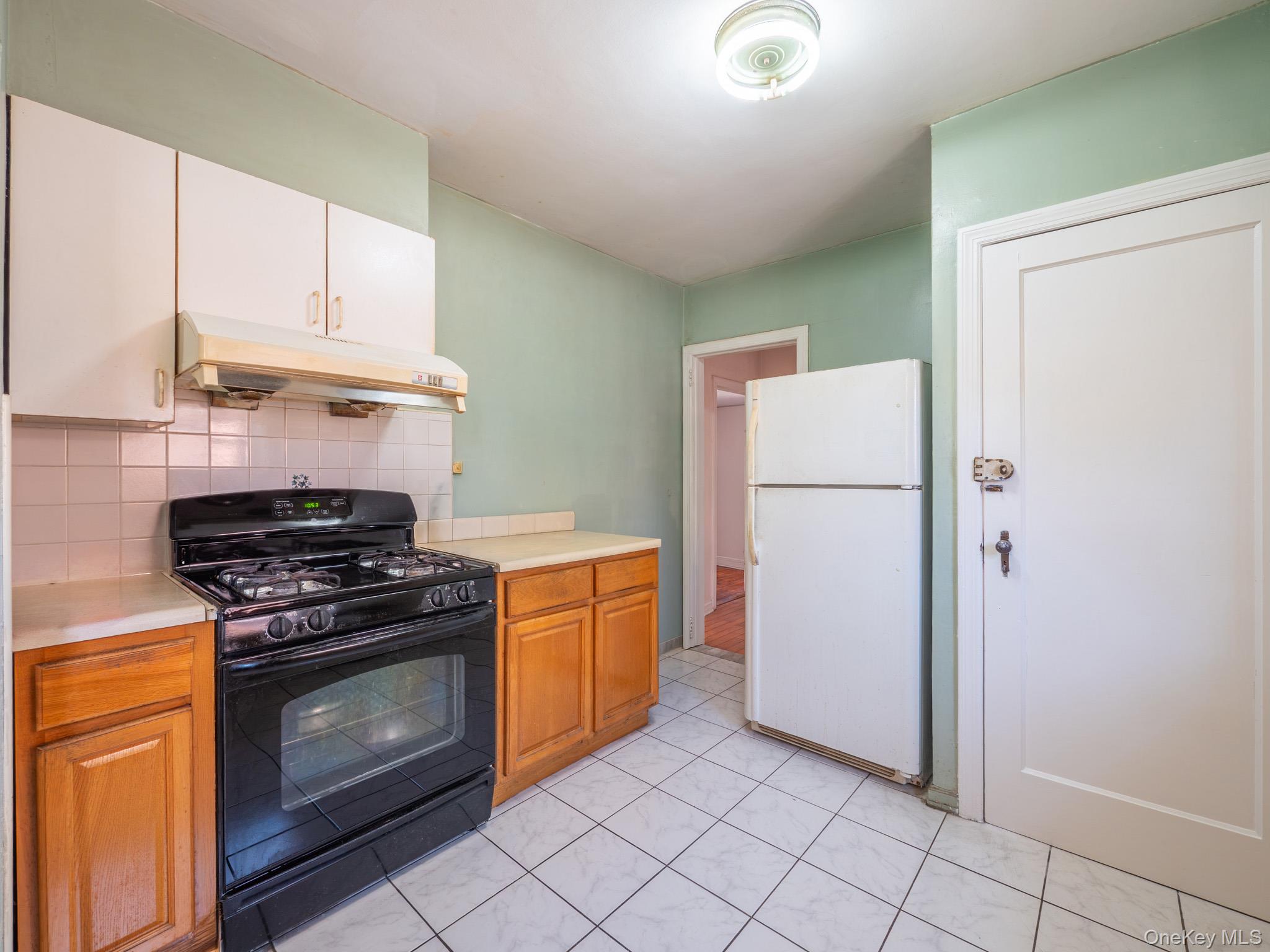 7618 172nd Street Property Photo 9