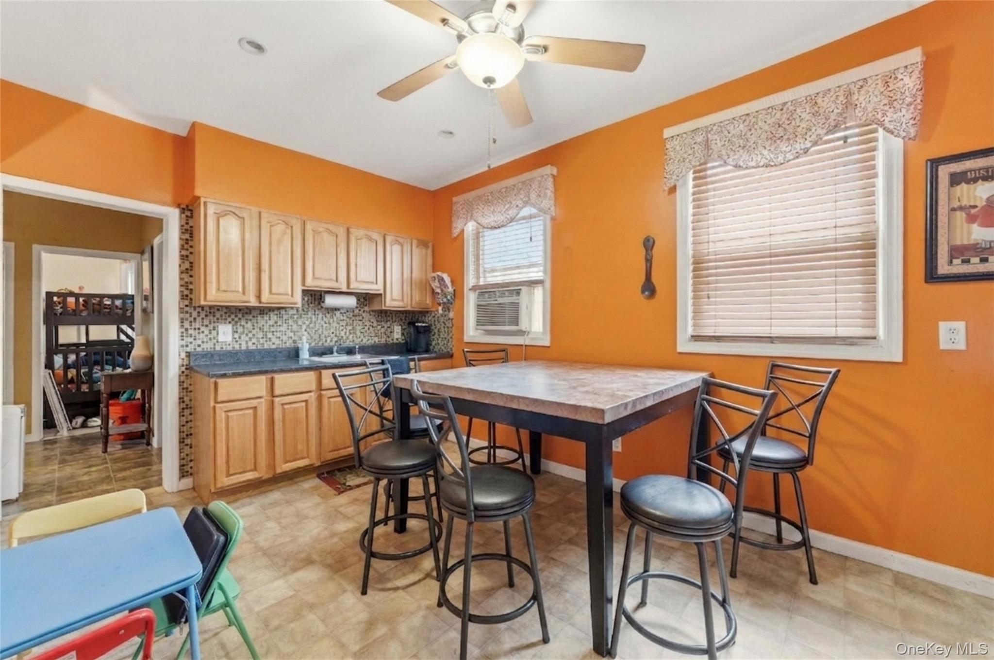 541 N High Street Property Photo 6