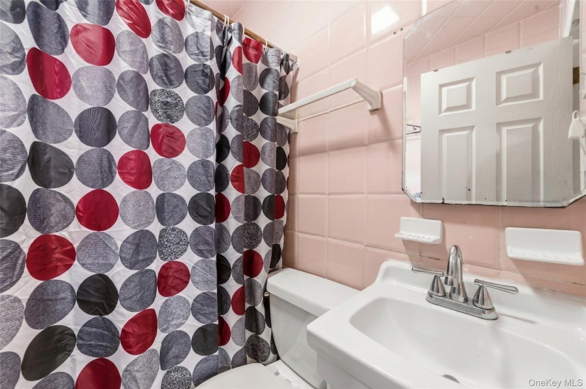 541 N High Street Property Photo 15