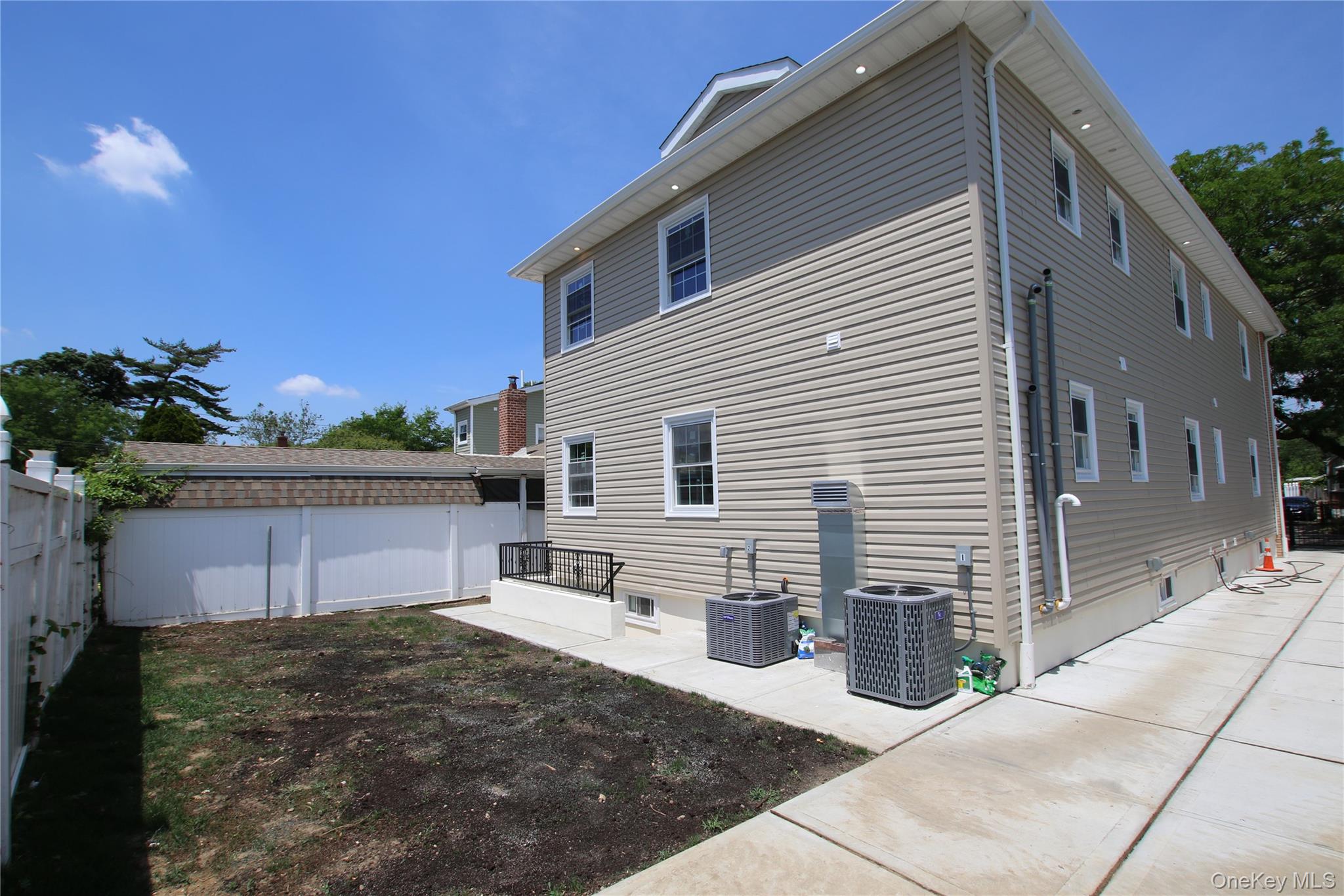 18112 145th Avenue Property Photo 4