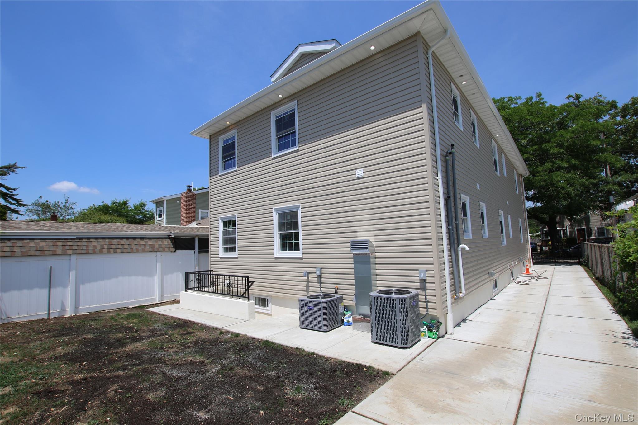 18112 145th Avenue Property Photo 5