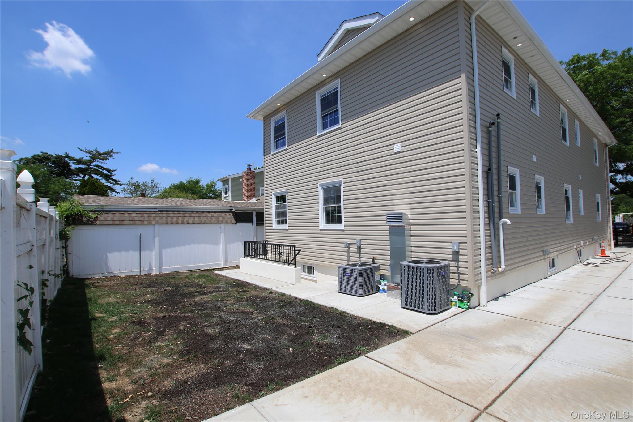 18112 145th Avenue Property Photo 6