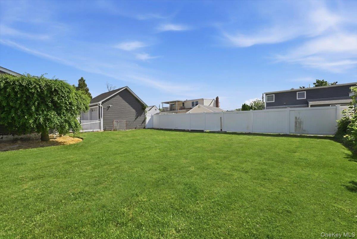11 Moeller Street Property Photo 23