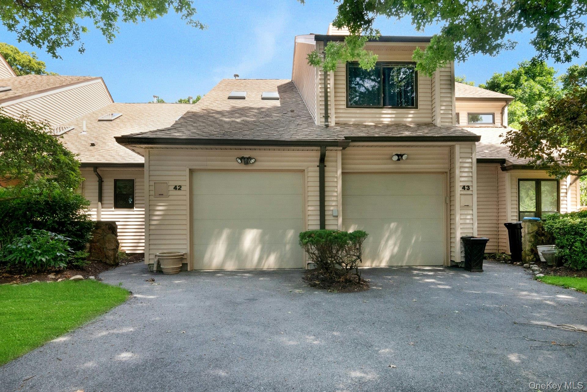 42 Hudson Watch Drive Property Photo 1