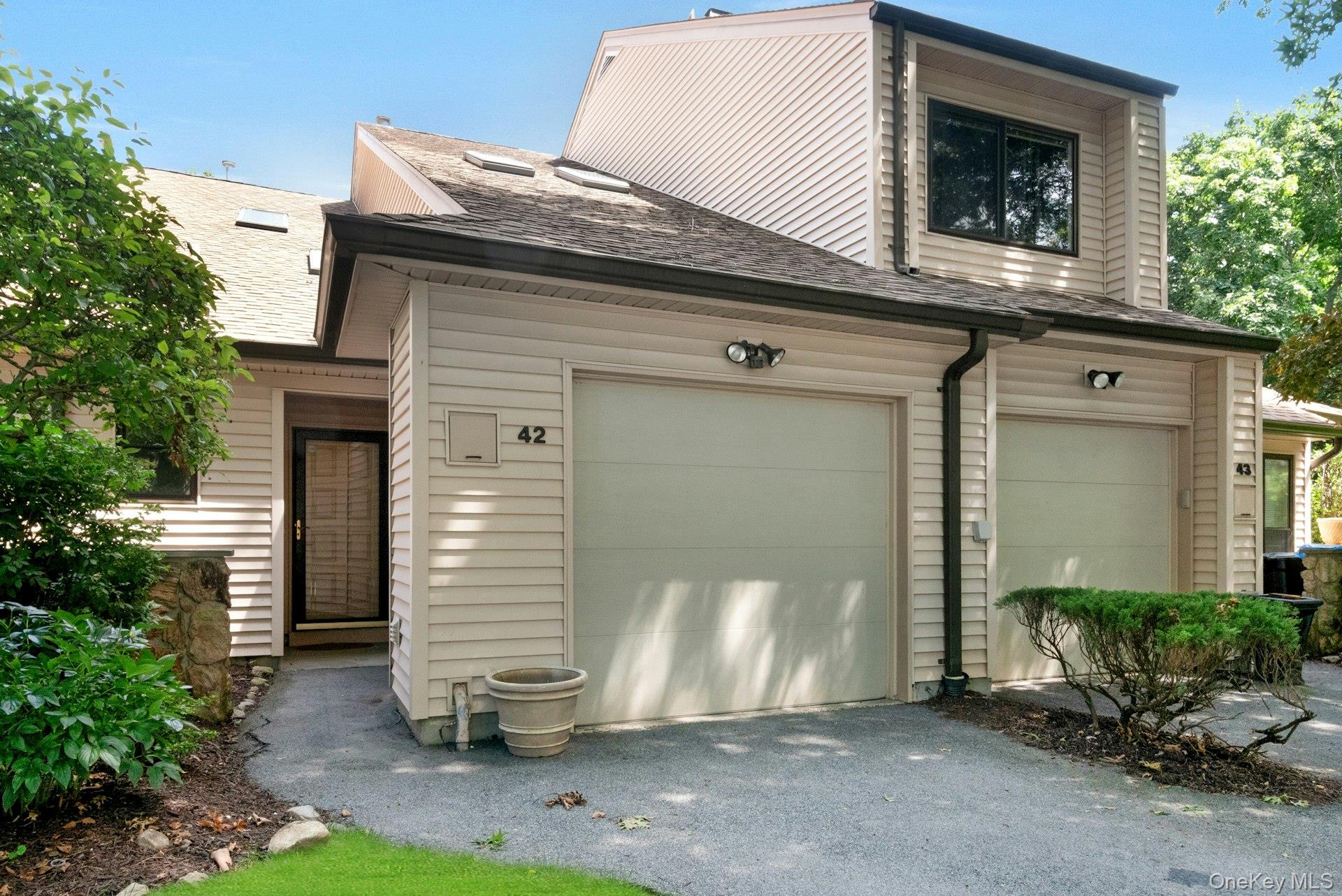 42 Hudson Watch Drive Property Photo 2