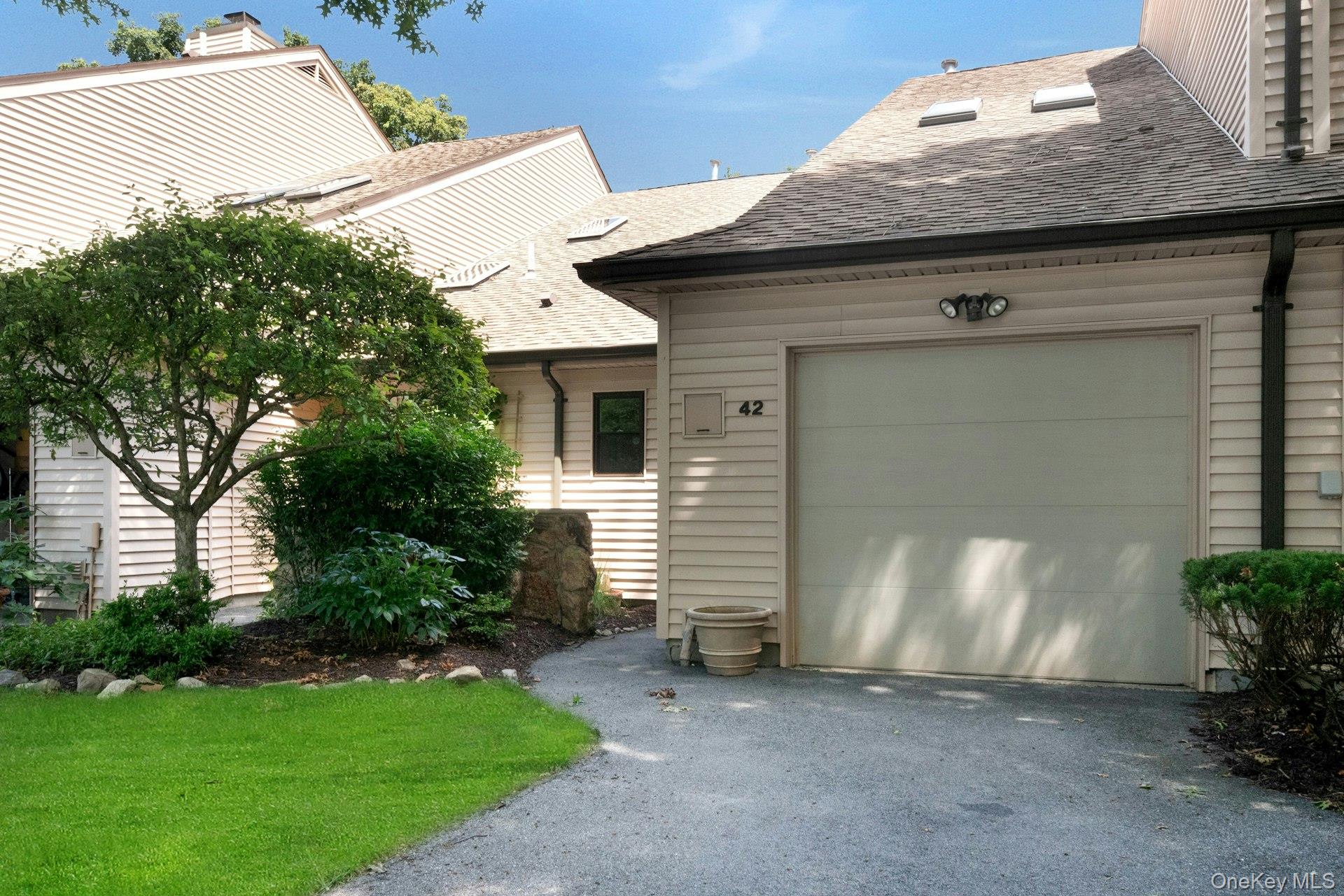 42 Hudson Watch Drive Property Photo 3