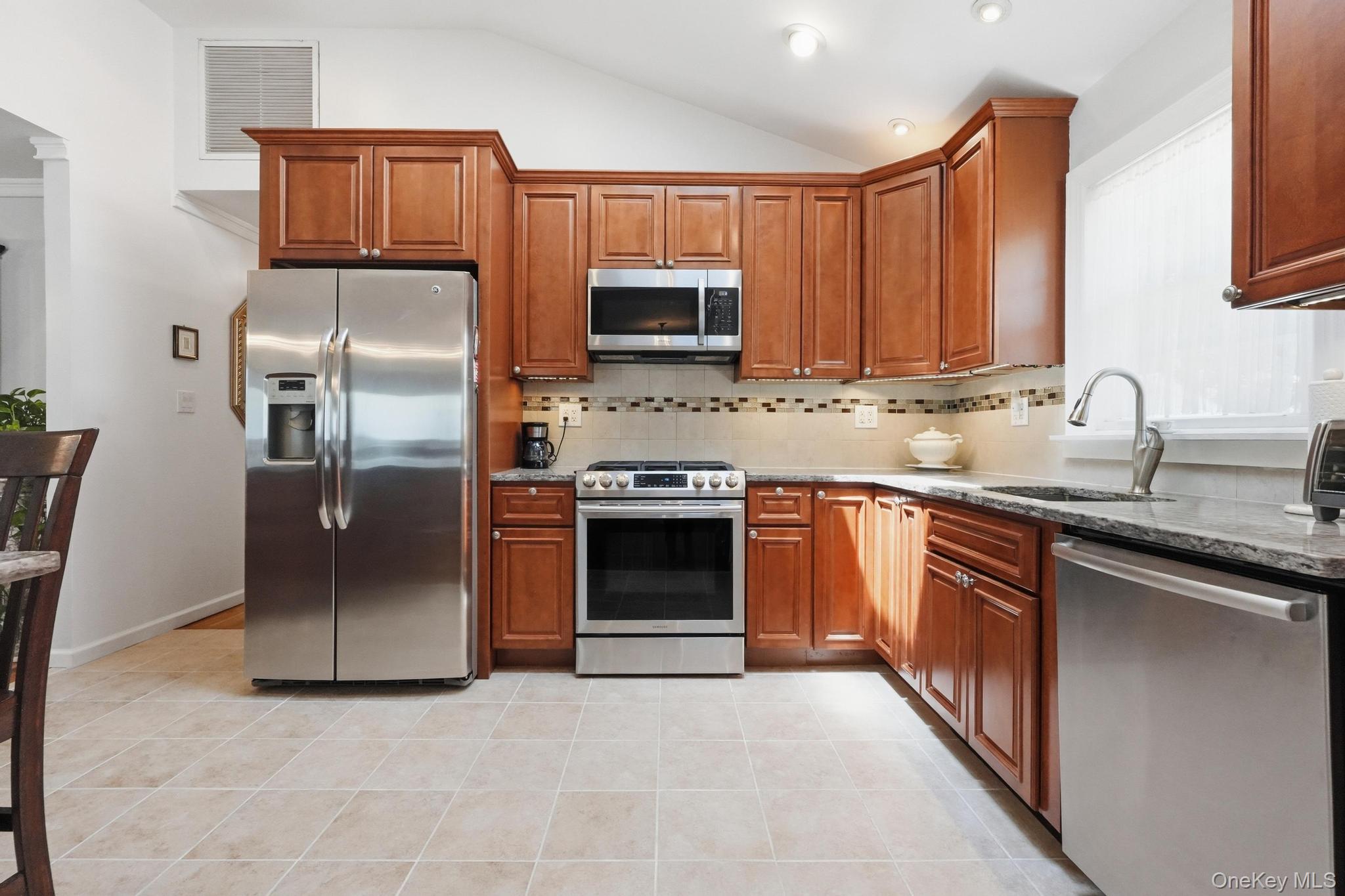 153 Davison Avenue Property Photo 11