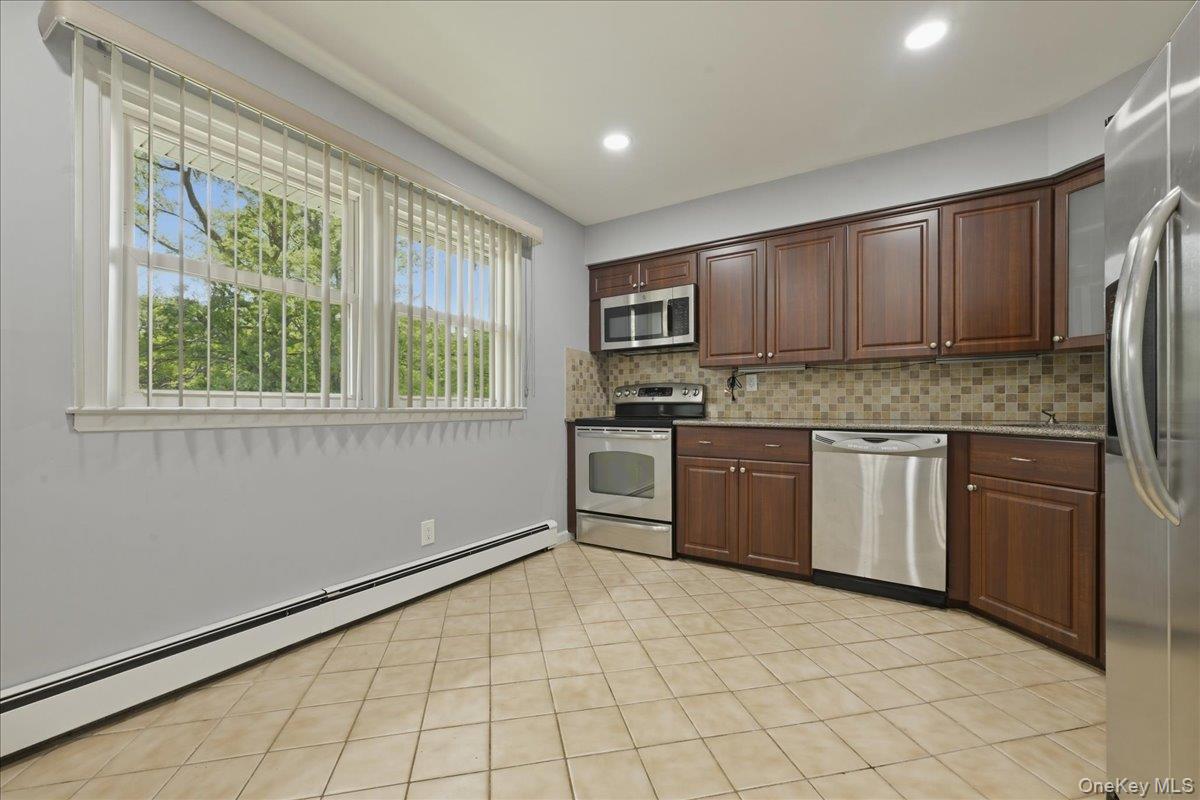 448 Lenox Road Property Photo 10