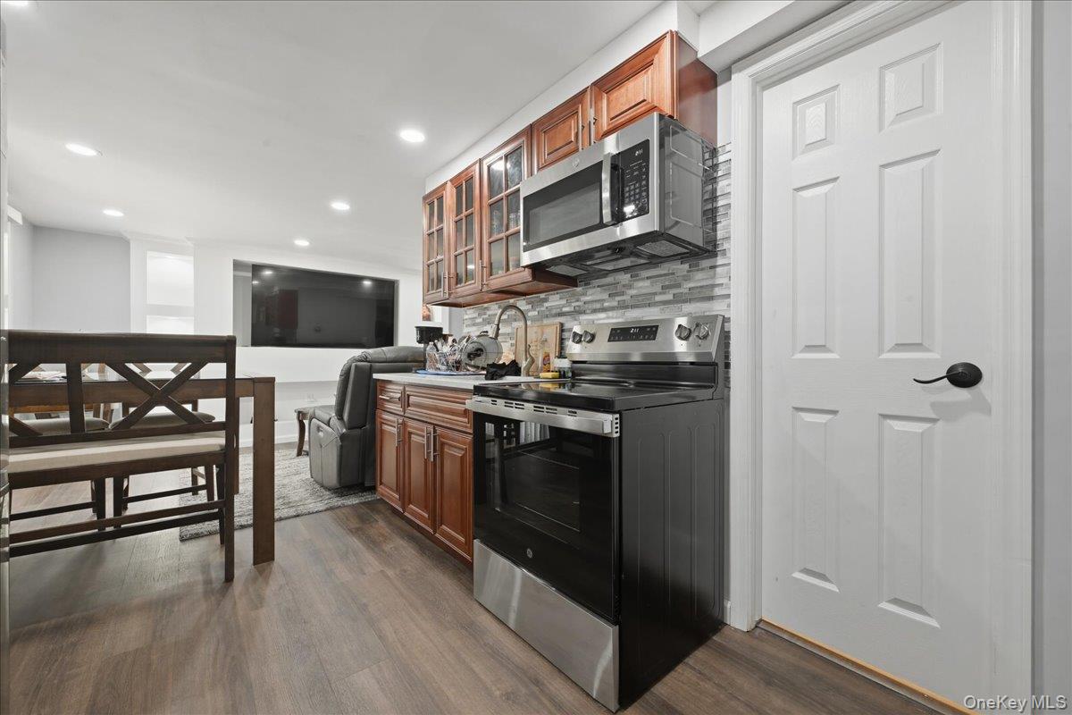 448 Lenox Road Property Photo 22