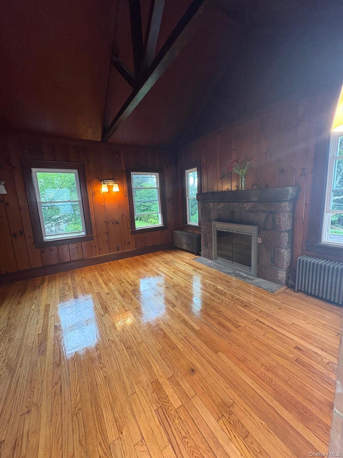 35 Lindbergh Lane Property Photo 4