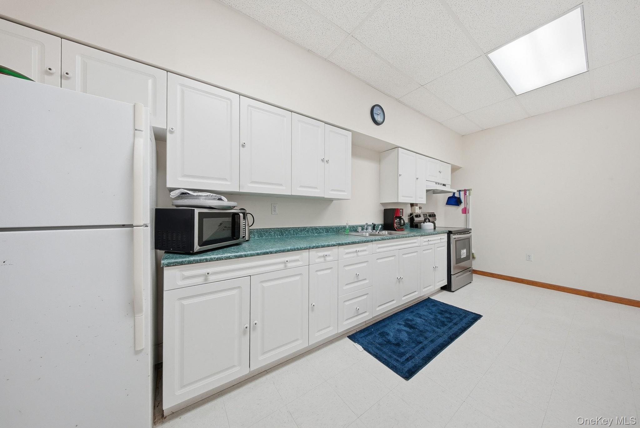 17 Collins Road Property Photo 20