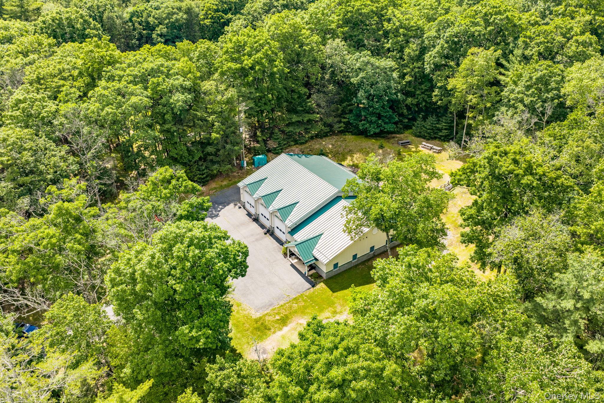 17 Collins Road Property Photo 36