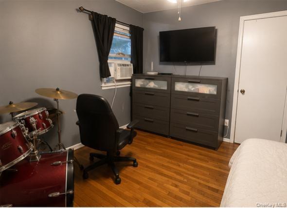1070 Oakfield Avenue Property Photo 4