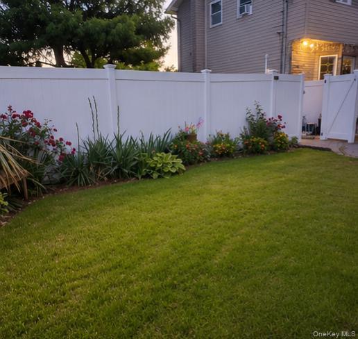 1070 Oakfield Avenue Property Photo 9