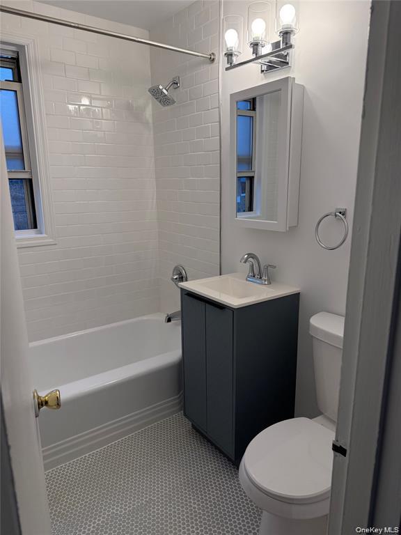 154 Ravine Avenue 3b Property Photo 2