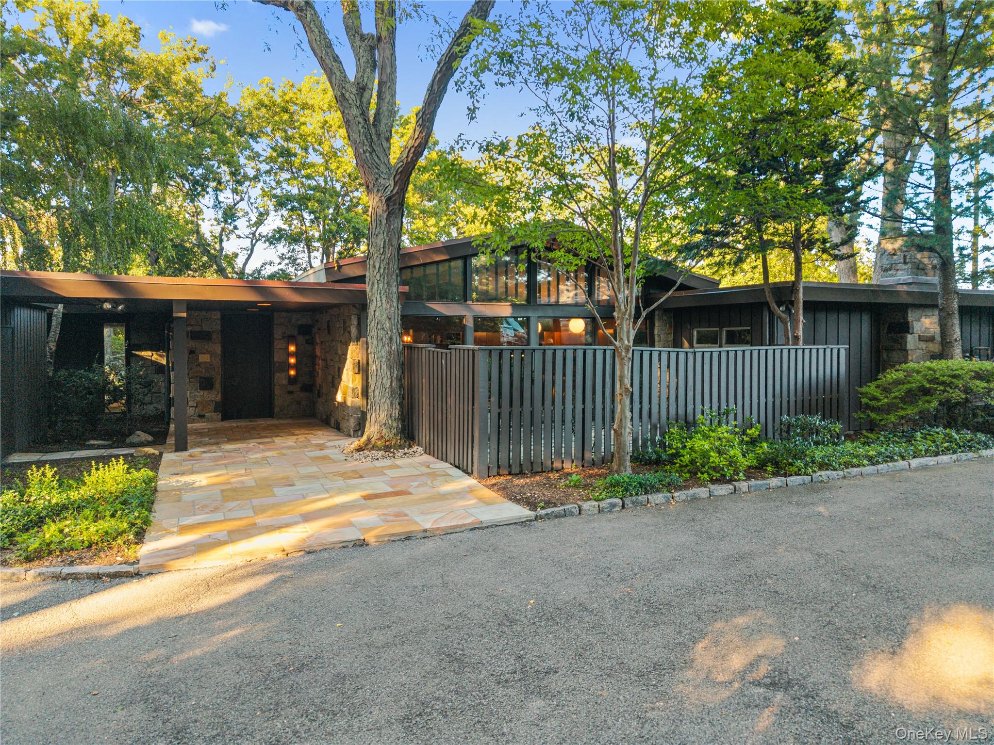 11 Oak Lane Property Photo 2