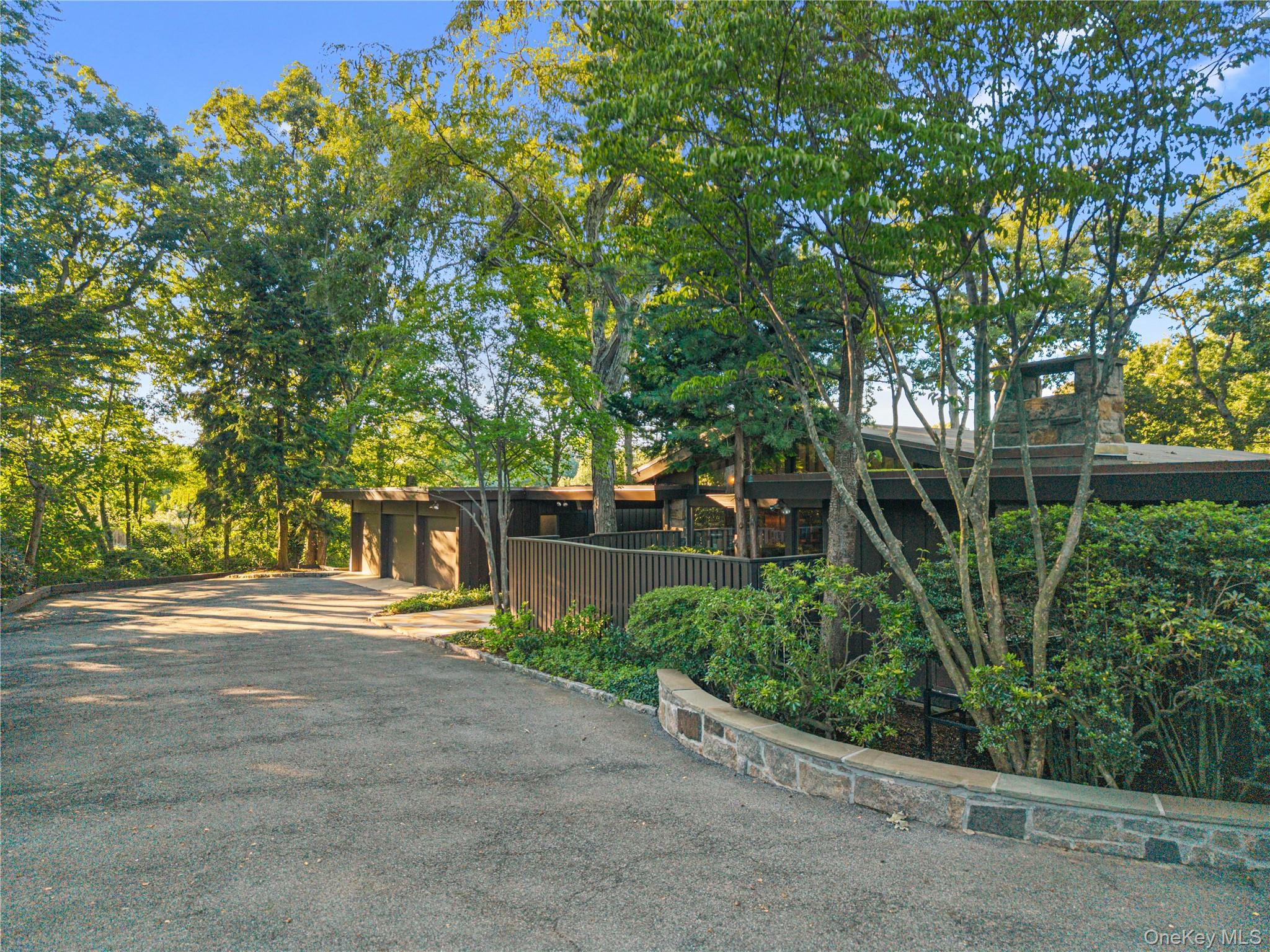 11 Oak Lane Property Photo 3