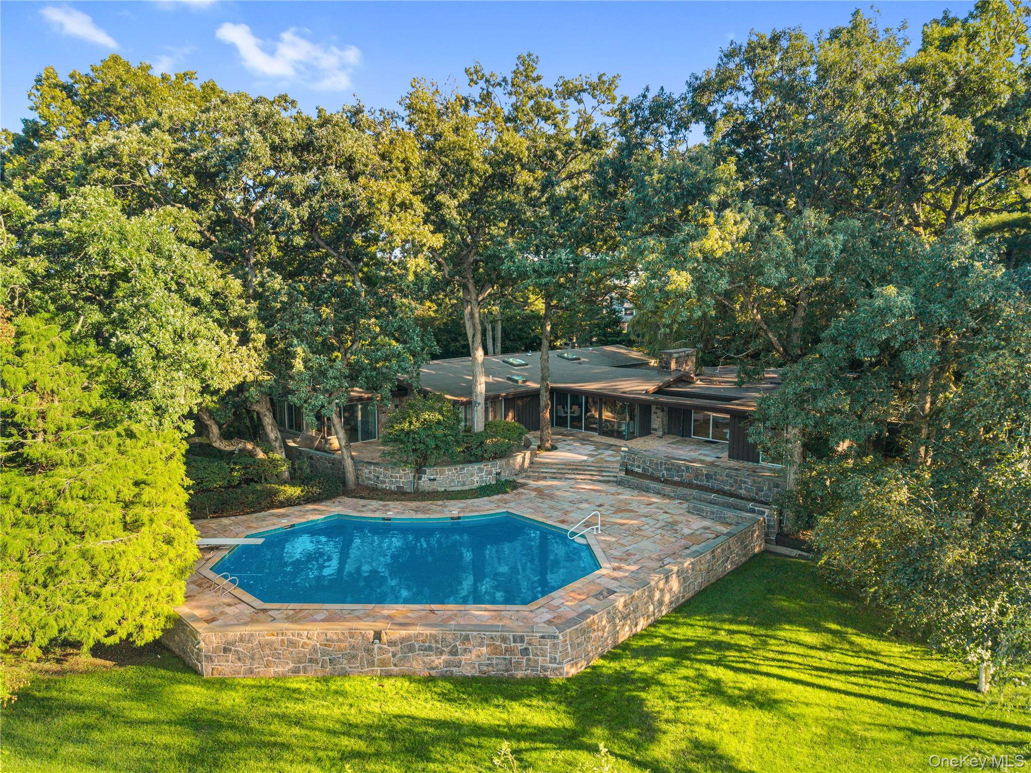 11 Oak Lane Property Photo 4
