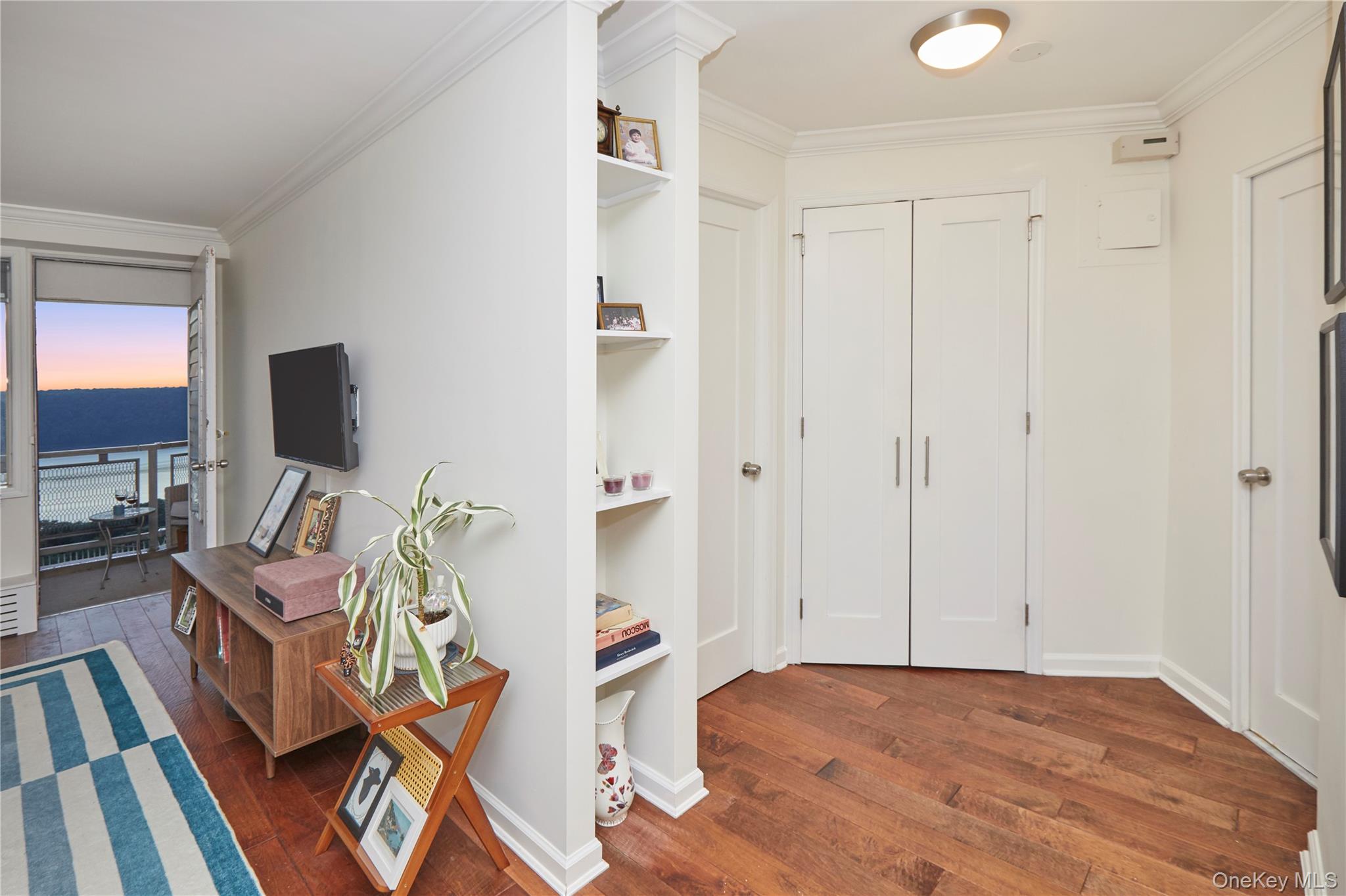 5700 Arlington Avenue 19m Property Photo 6
