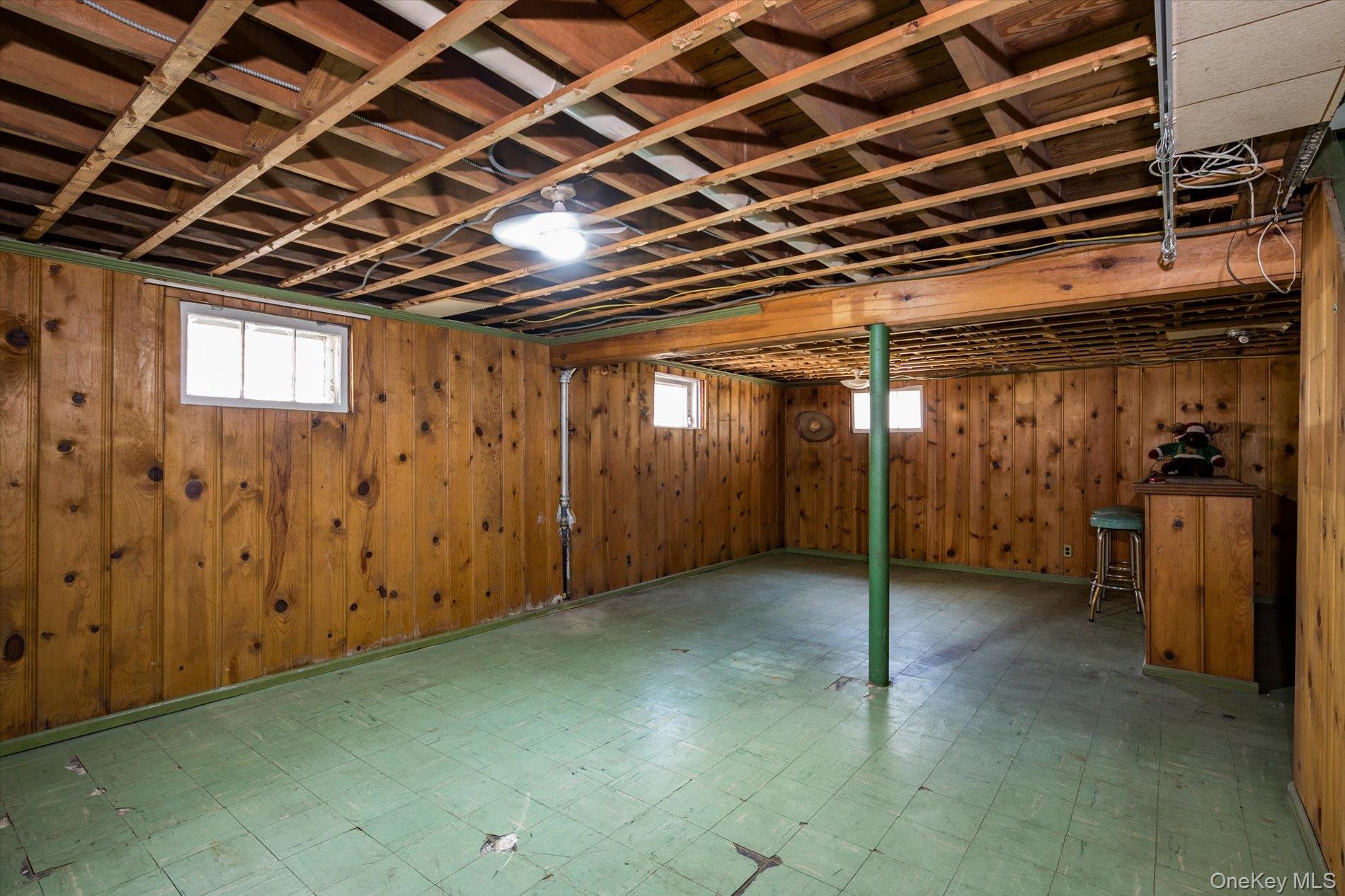 32 Croyden Property Photo 25