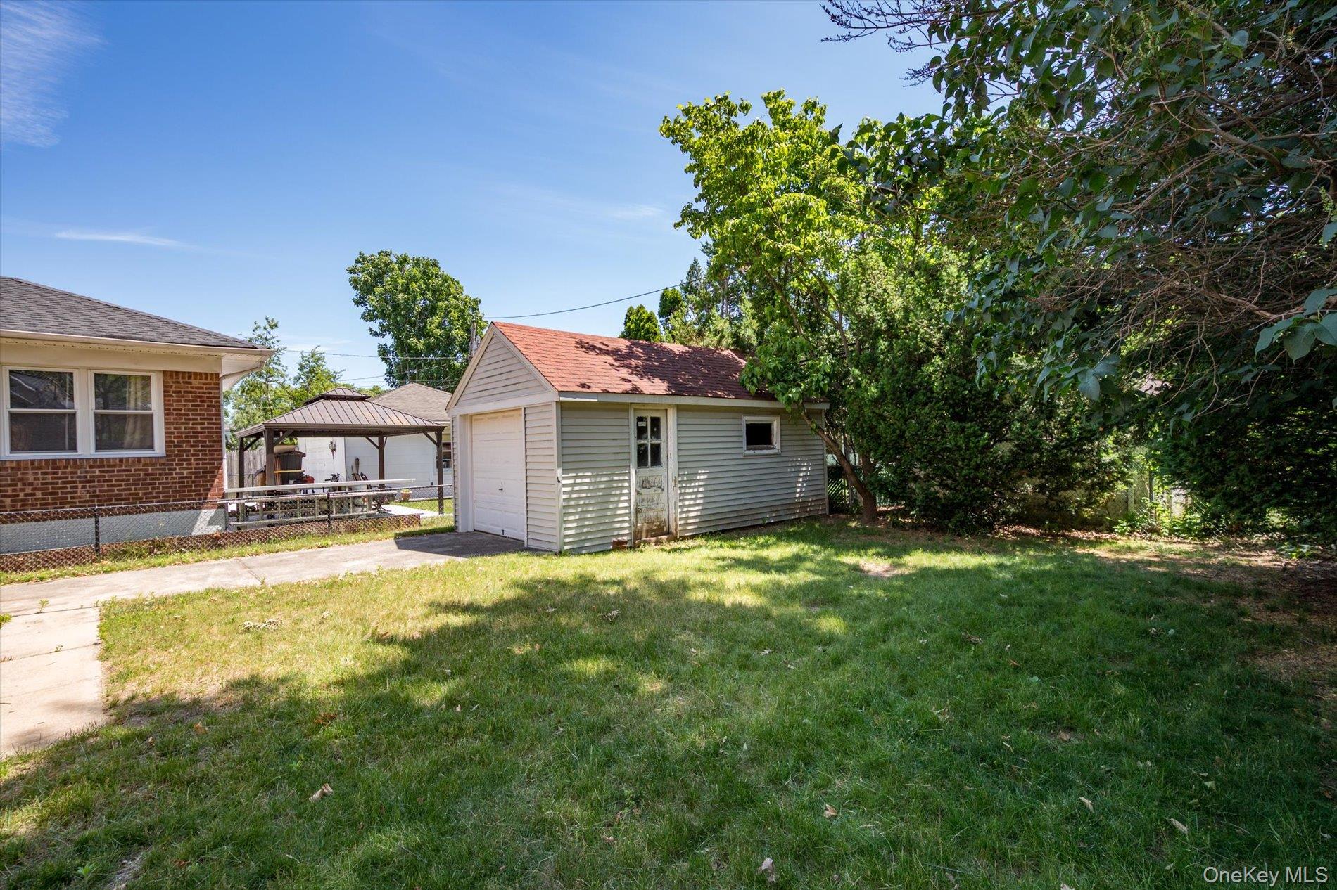 32 Croyden Property Photo 28
