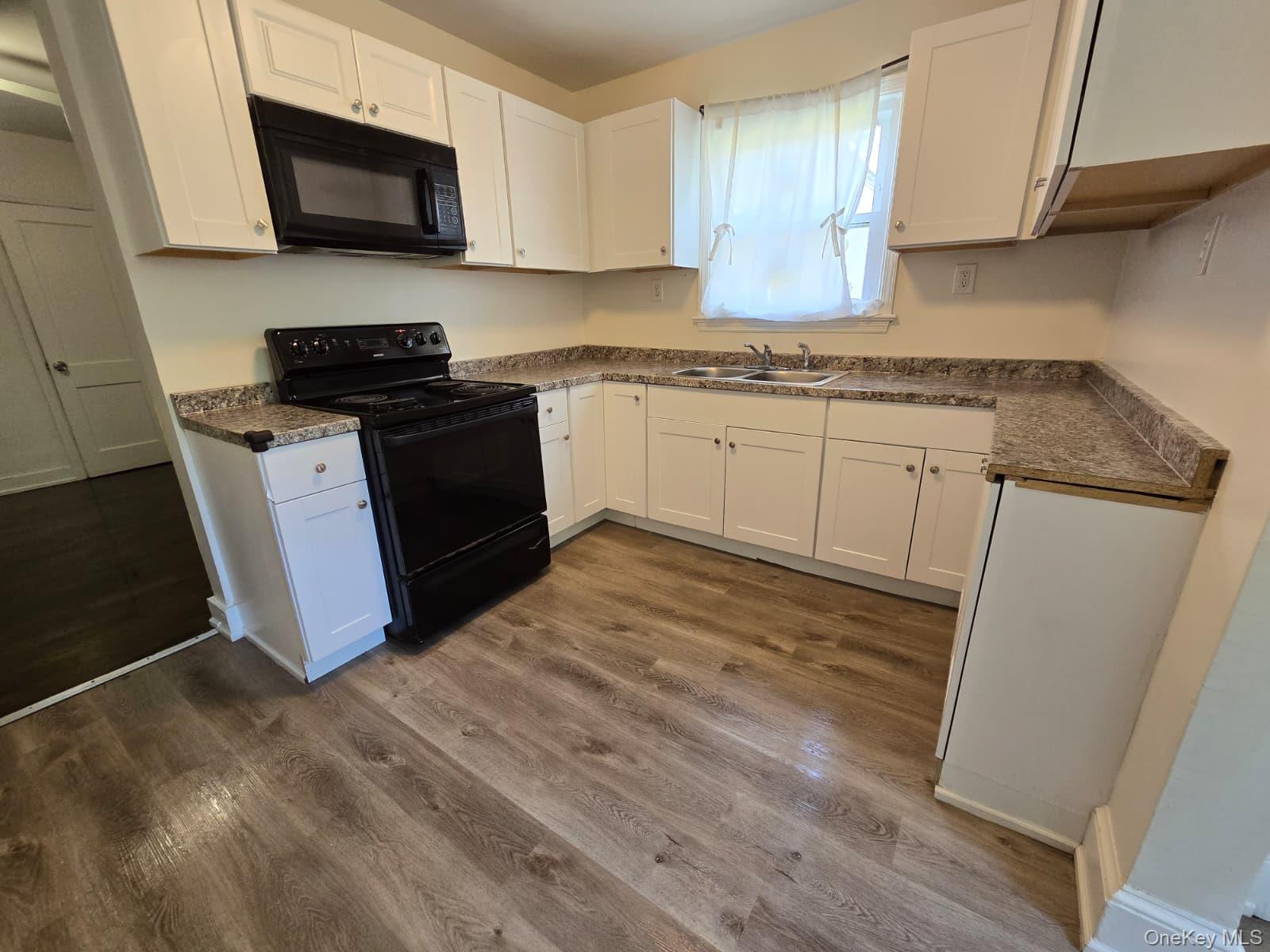 42 Quassaick Avenue Property Photo 3