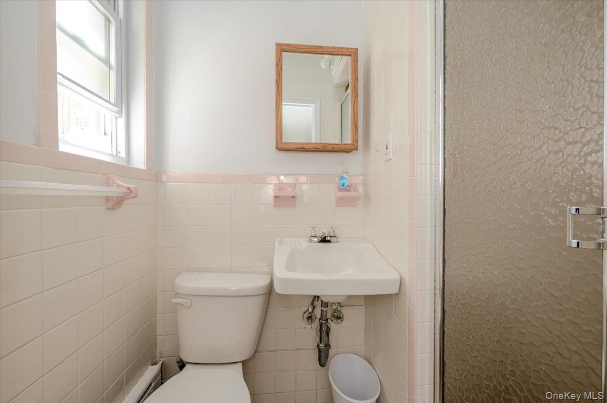 2368 Woodhull Avenue Property Photo 24