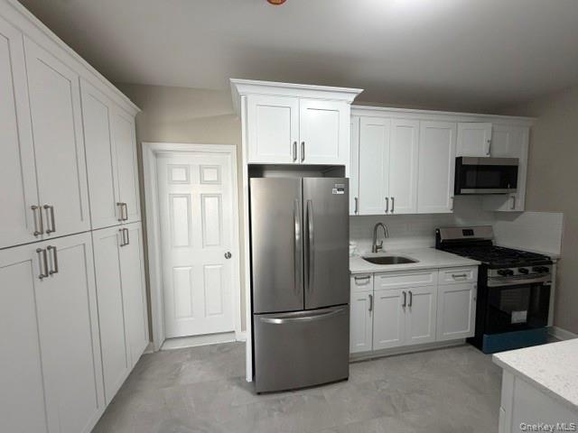 667 Morris Park Avenue Property Photo 2