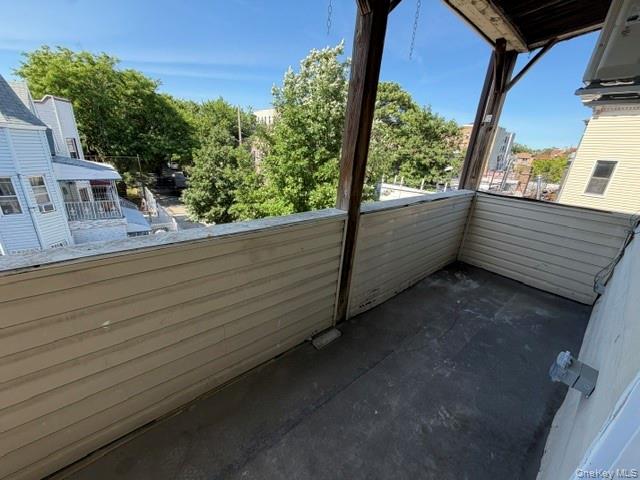 667 Morris Park Avenue Property Photo 4