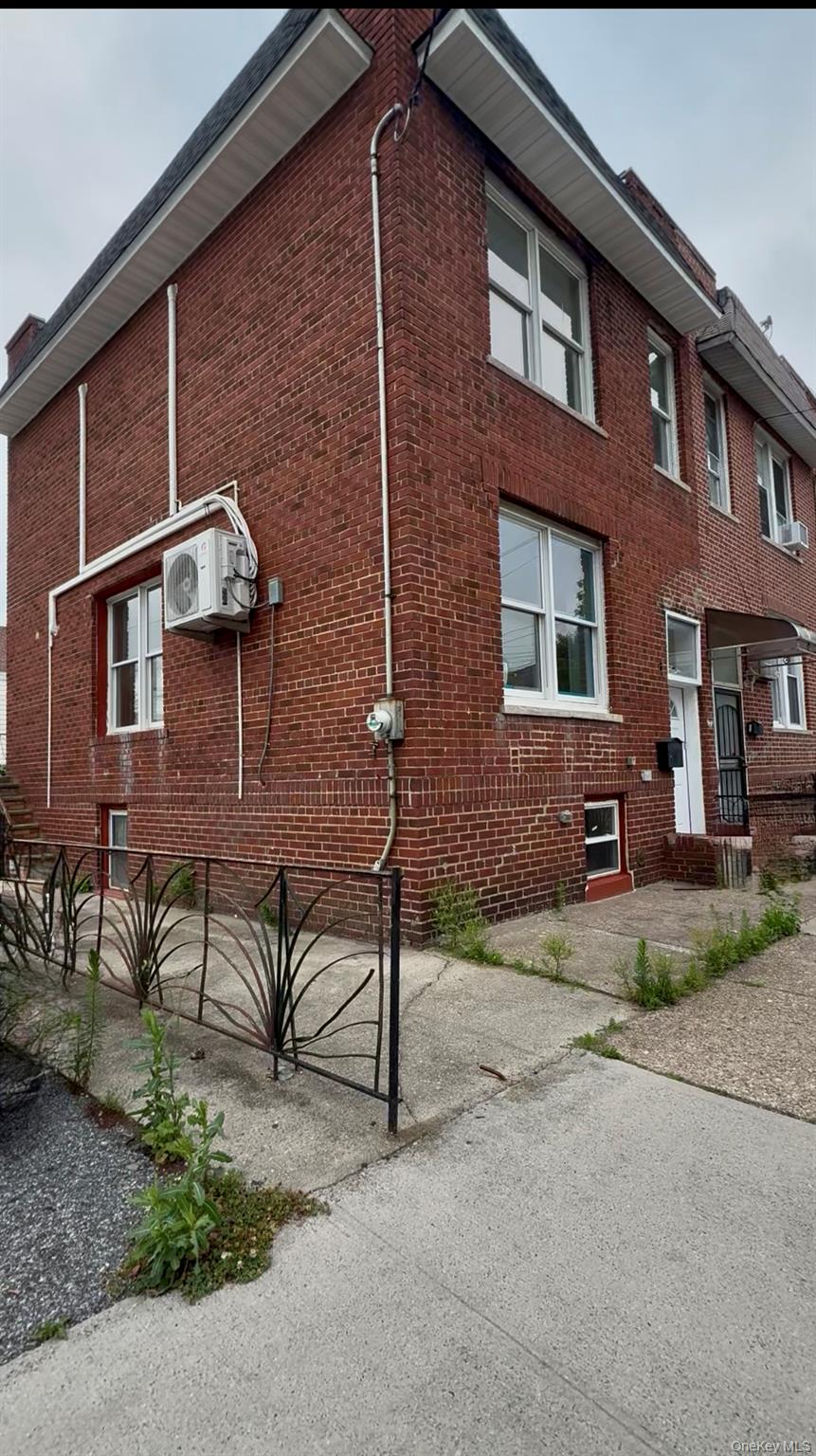 629 E 89th Street Property Photo 1