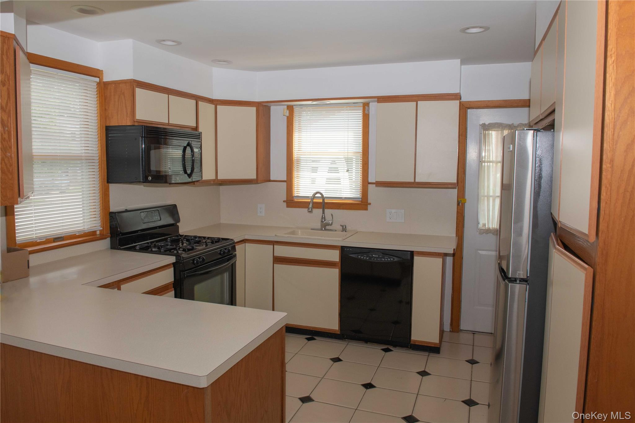 2445 Soper Avenue Property Photo 9