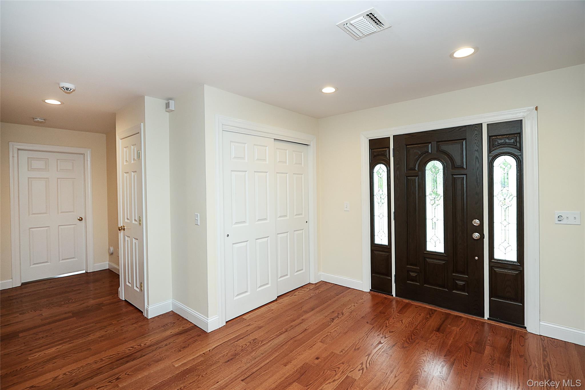 370 Rider Avenue Property Photo 5