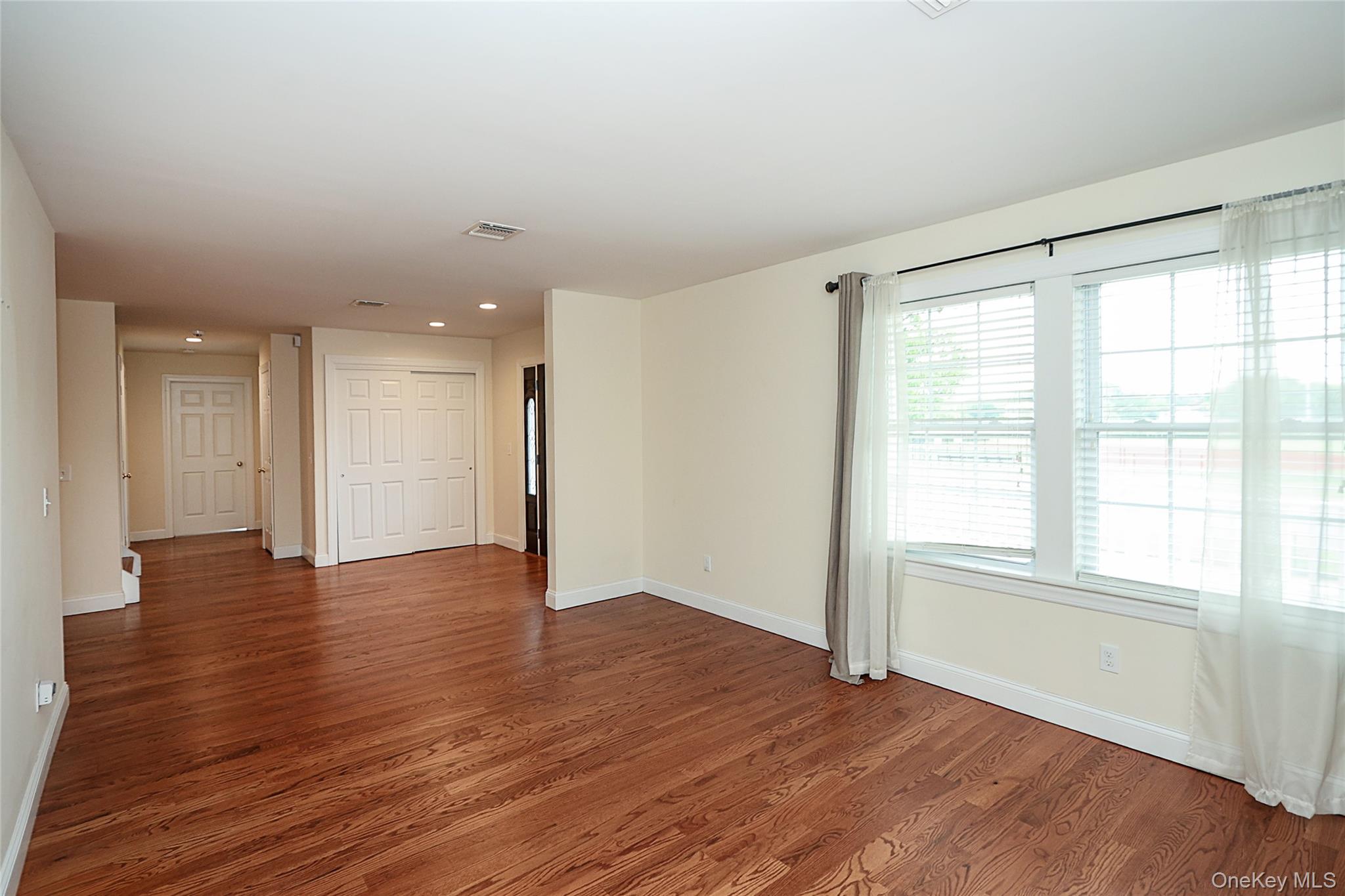 370 Rider Avenue Property Photo 7