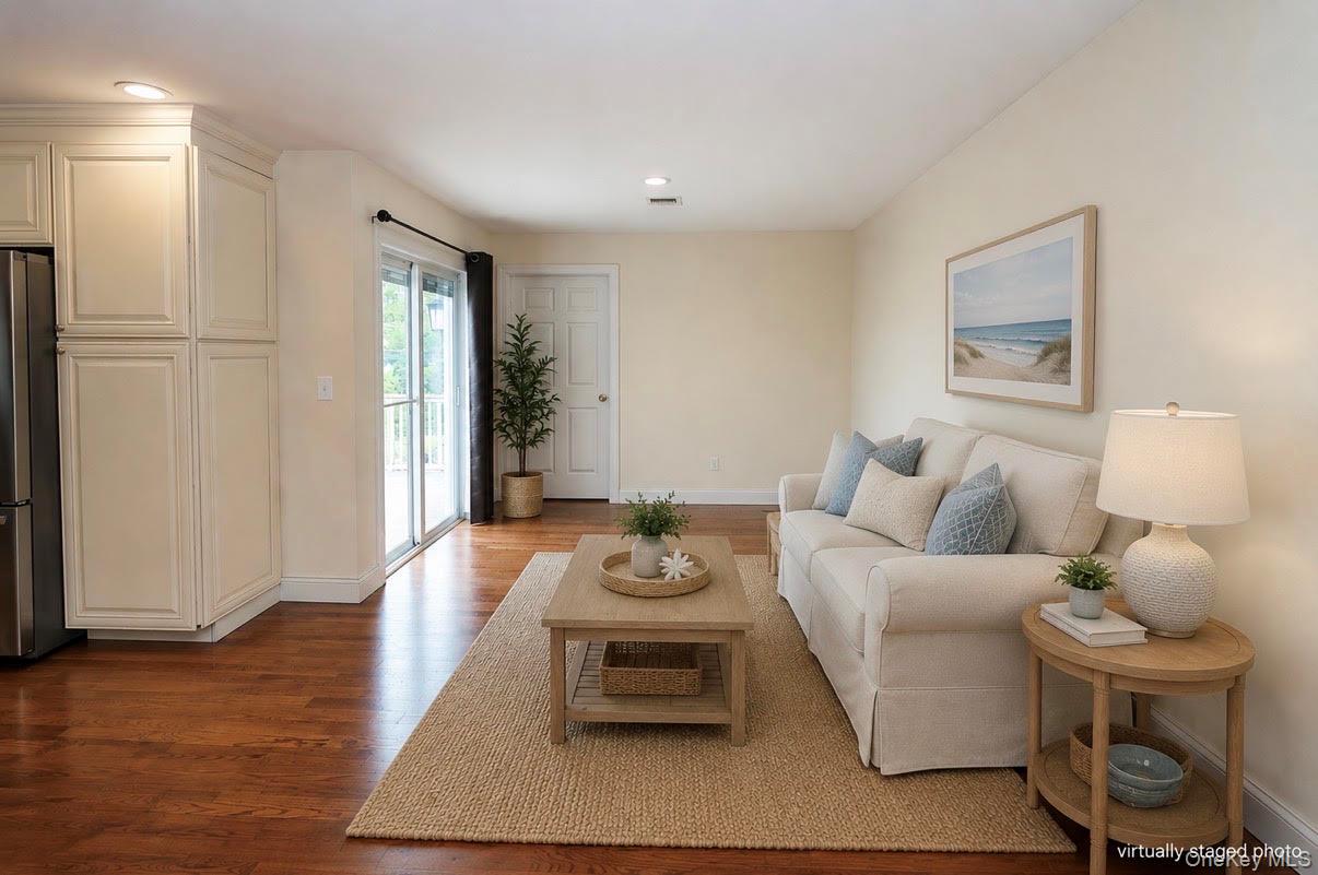 370 Rider Avenue Property Photo 12