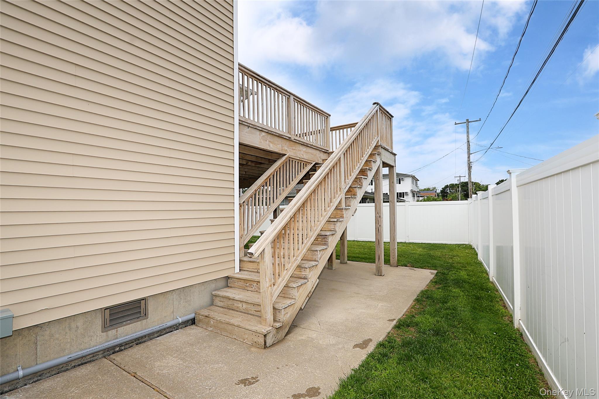 370 Rider Avenue Property Photo 28