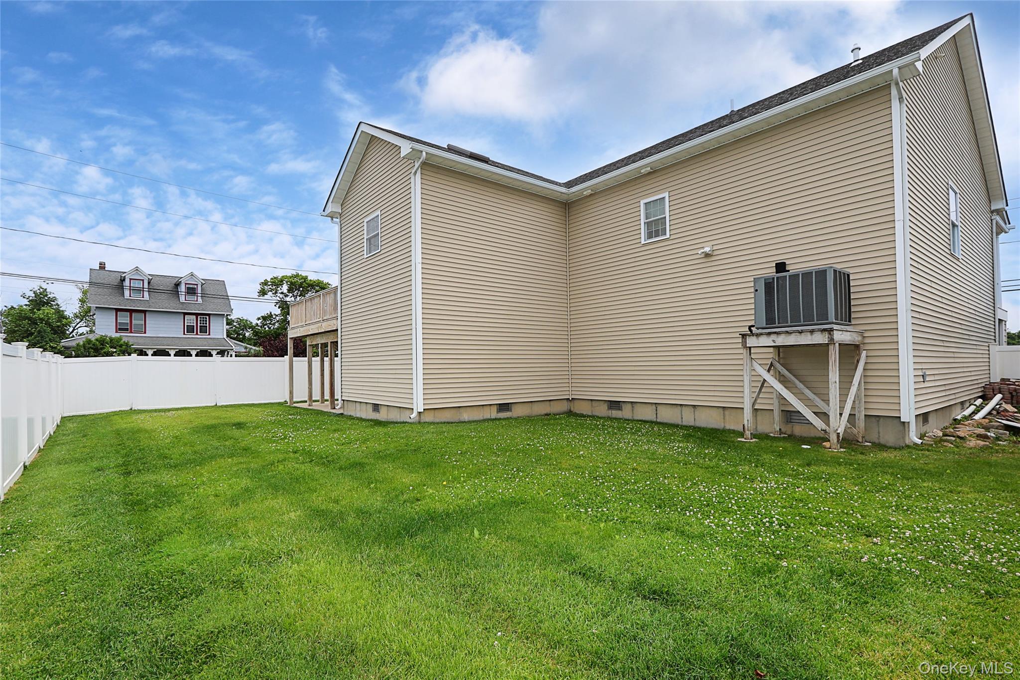 370 Rider Avenue Property Photo 31