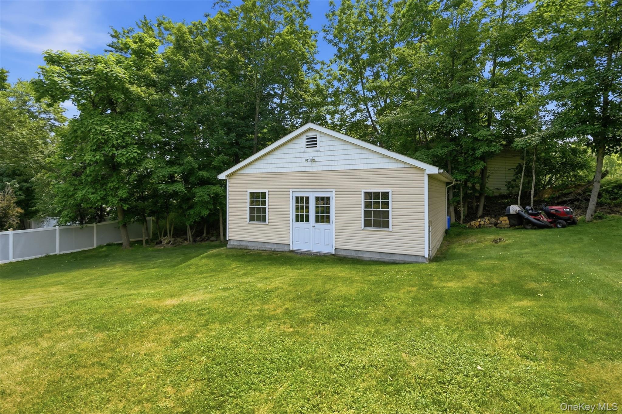 2 Gatehouse Place Property Photo 3