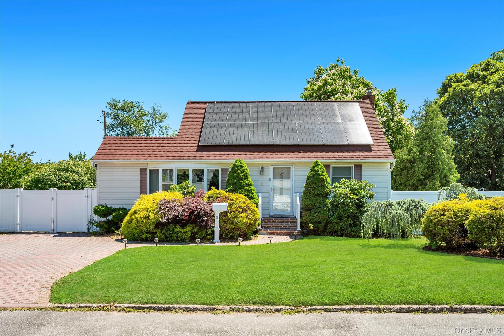 8 Wantagh Avenue Property Photo 1