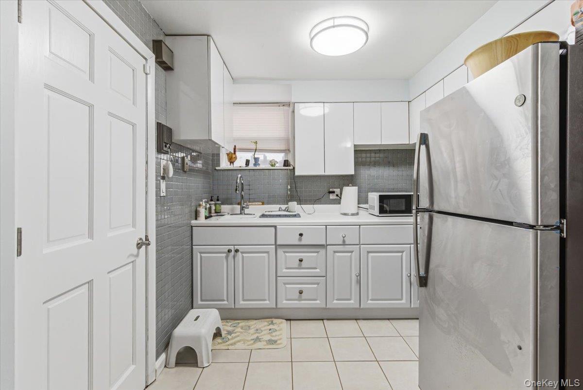215-34 40th Avenue Property Photo 31