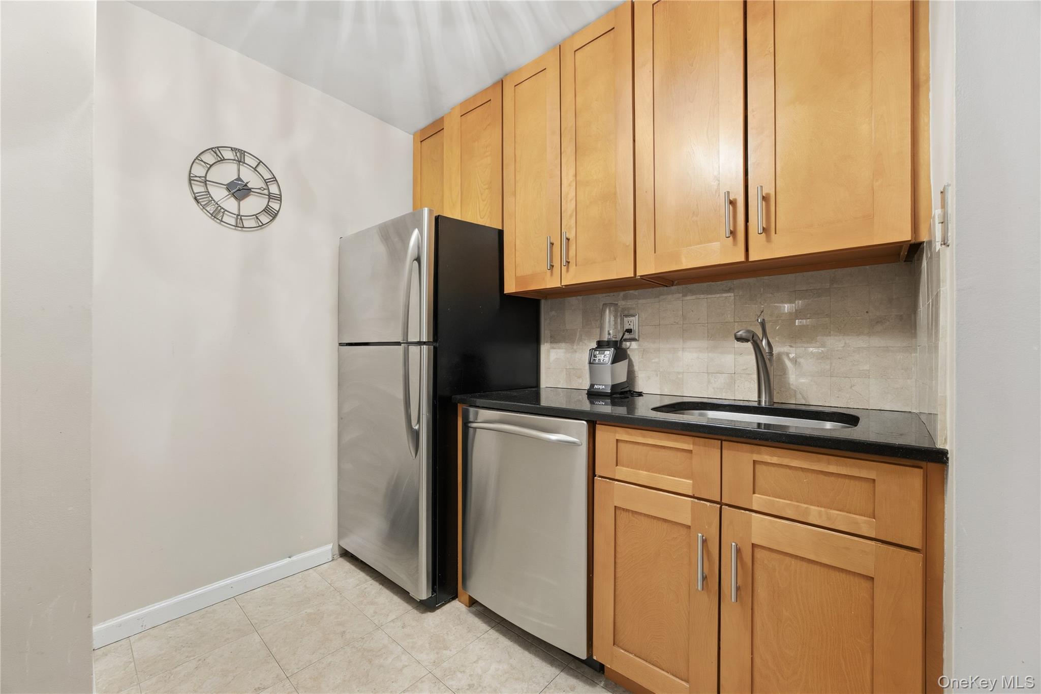 21 Fairview Avenue 426 Property Photo 11